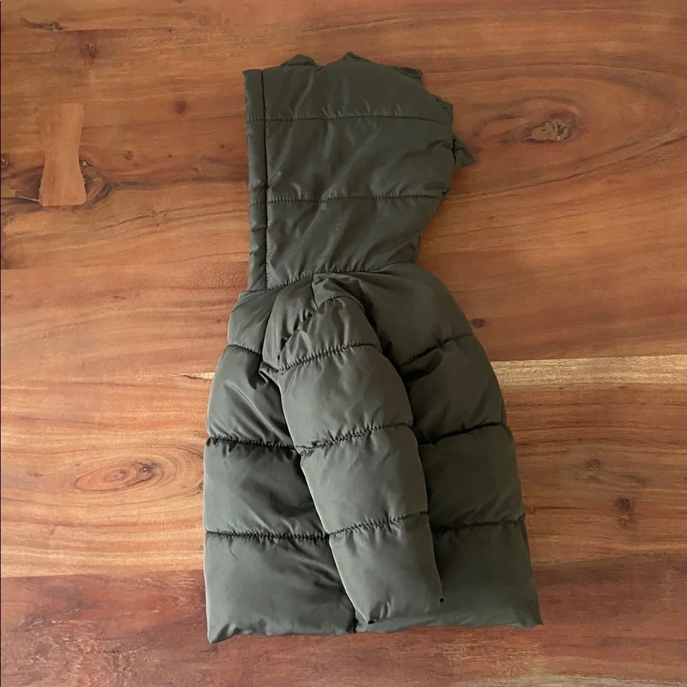 Old Navy baby hooded dino puffer coat dinosaur army green jacket 12-18 months